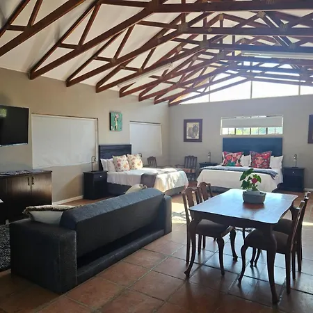 Lady Smith Self Catering Units Appartement Bloemfontein Buitenkant foto