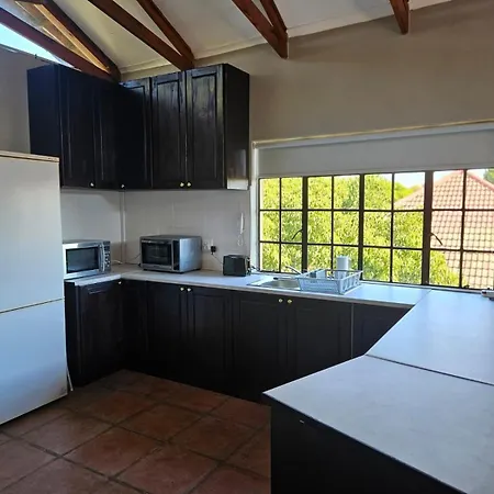 Lady Smith Self Catering Units Appartement Bloemfontein Buitenkant foto