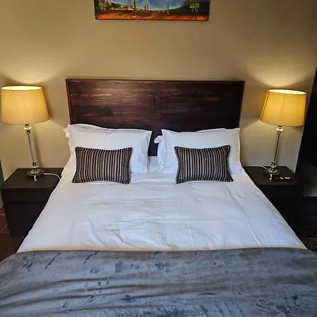 Lady Smith Self Catering Units Appartement Bloemfontein Buitenkant foto