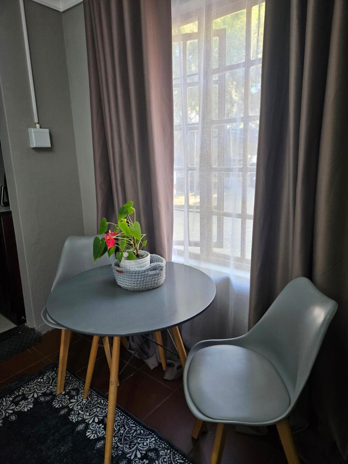 Lady Smith Self Catering Units Bloemfontein